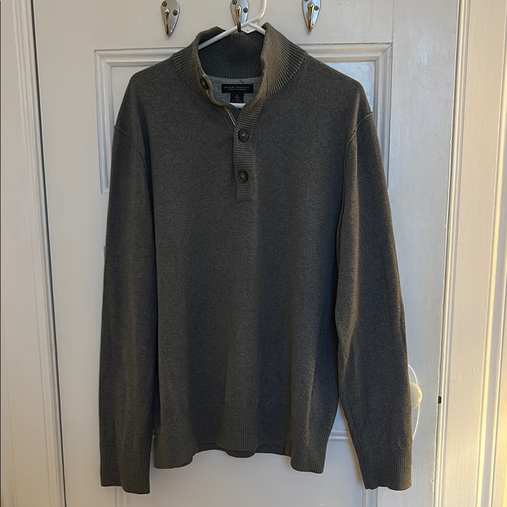 Men's Gray Sweater